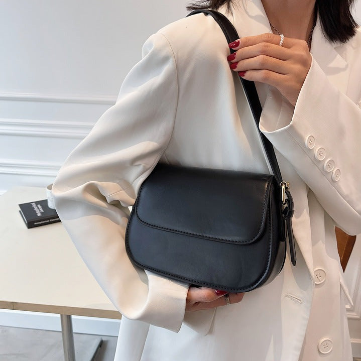 Eldborg | Elegant shoulder bag in muted nude tone