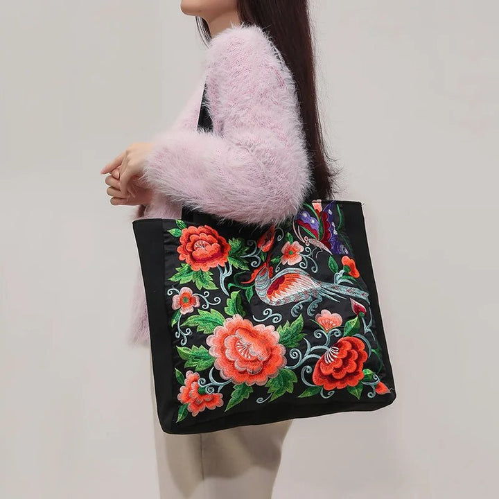 Ingleiv | Embroidered tote bag with artistic expression