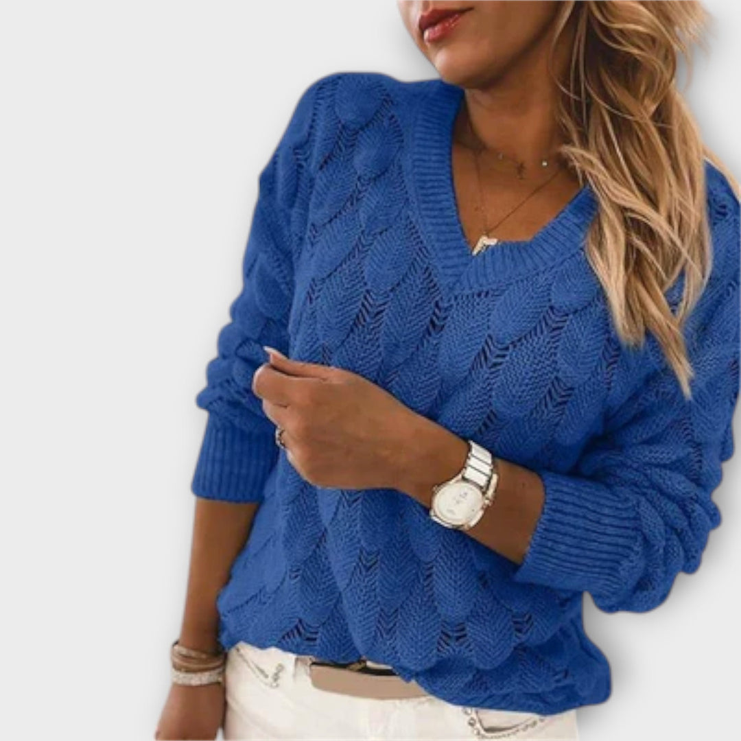 Aine - Elegant Pullover with V-neck
